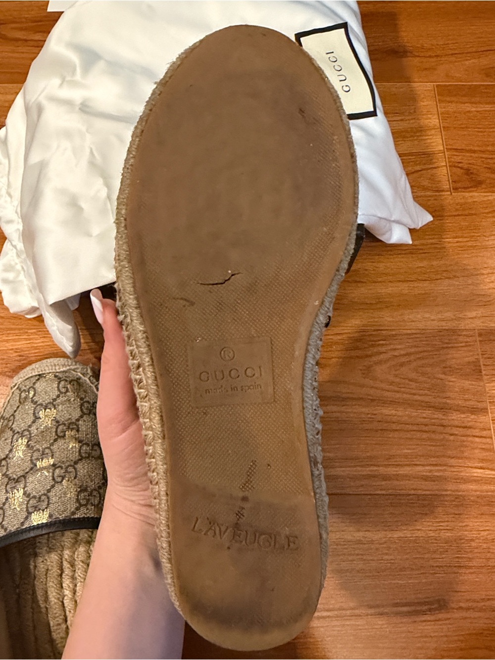 Gucci Womens Beige and Black GG Bee Espadrille - Picture 5 of 9